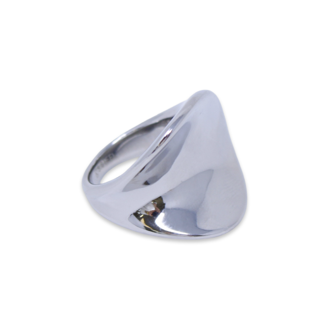 Sculpted Ring in Silver