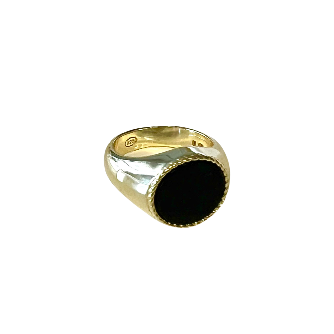 Tina Pinky Ring in Gold with Black
