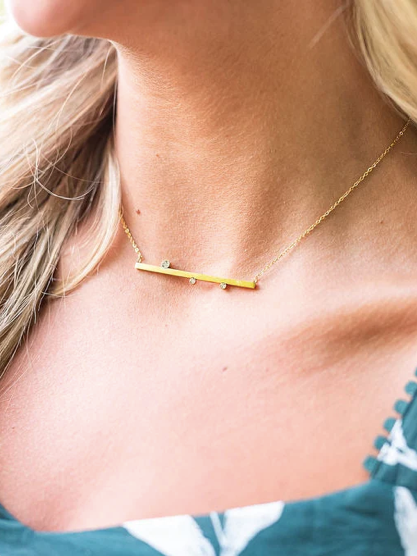 Stationary Bar Necklace in Gold