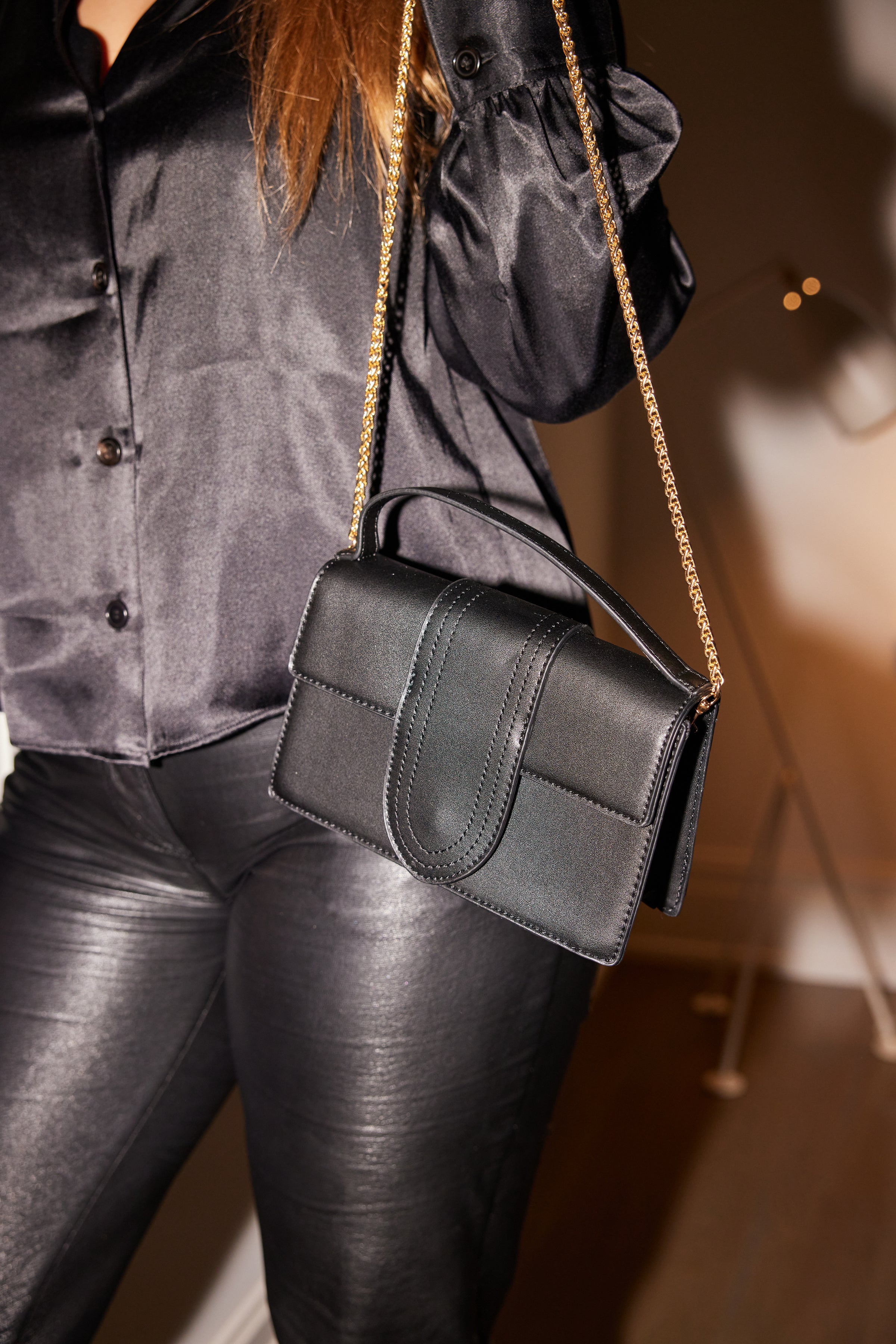 Elizabeth Vegan Leather Bag in Black
