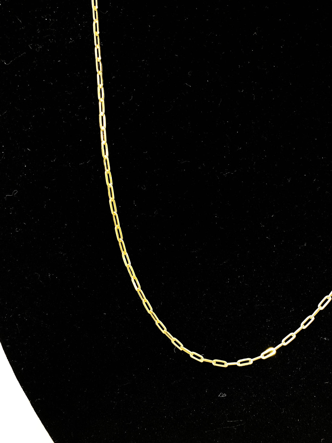 Charming Chainlink Necklace in Gold 30"