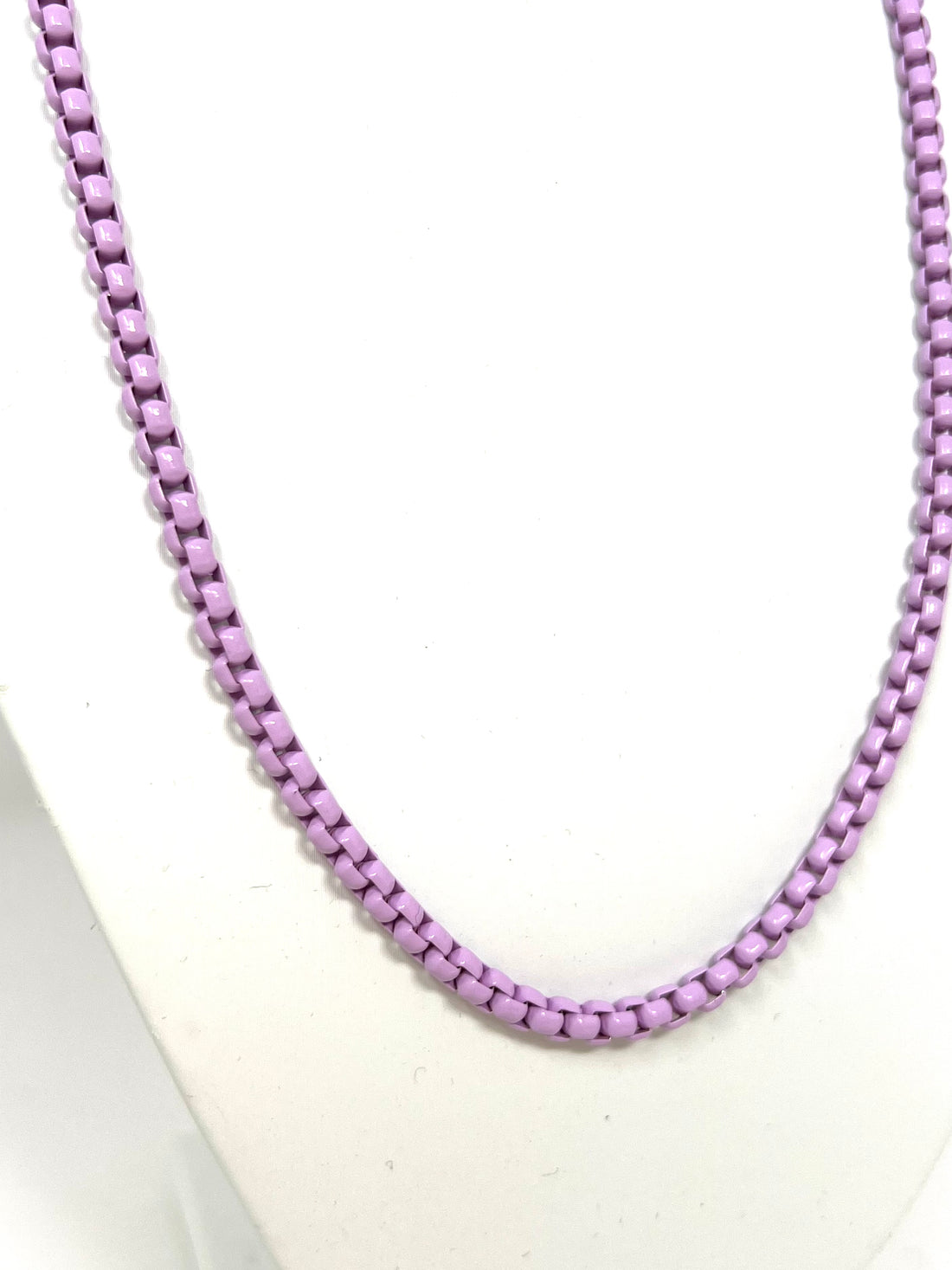 Thicker Color Coated Chain in Lilac