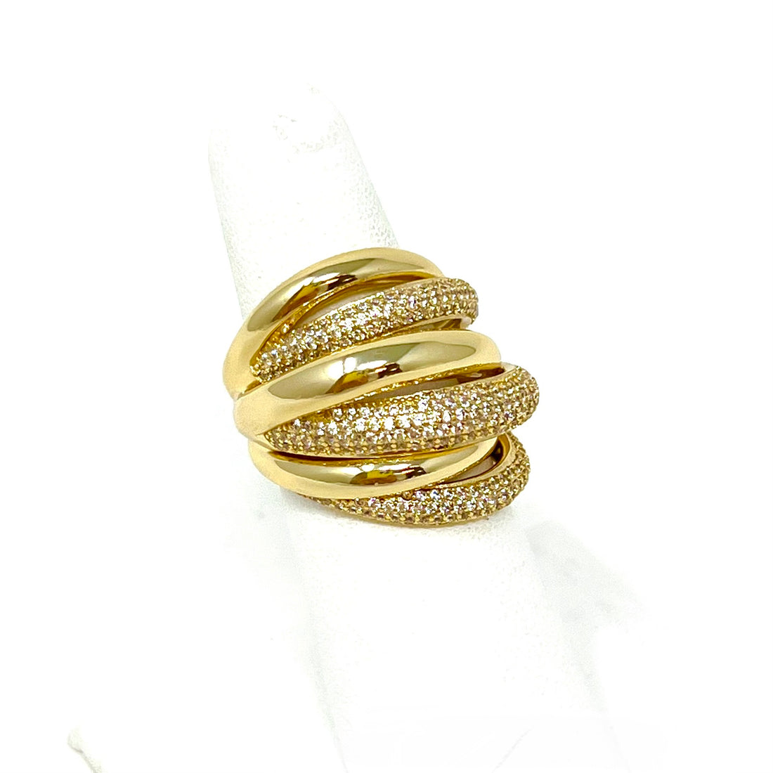 Curve Pave Ring in Gold