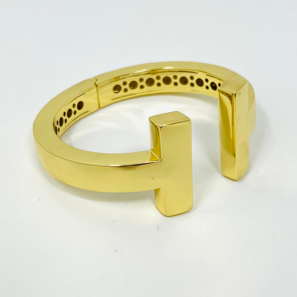T Bracelet in Gold