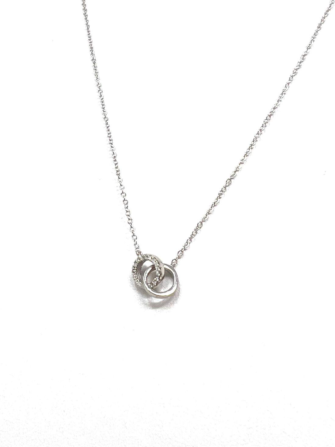 Pave Circles Necklace in Silver