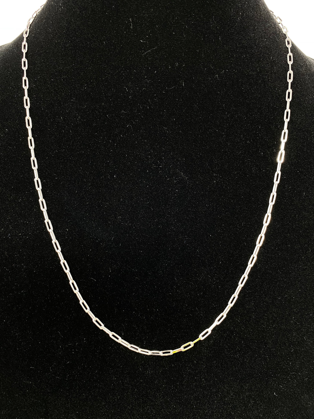 Charming Chainlink Necklace in Silver 24"