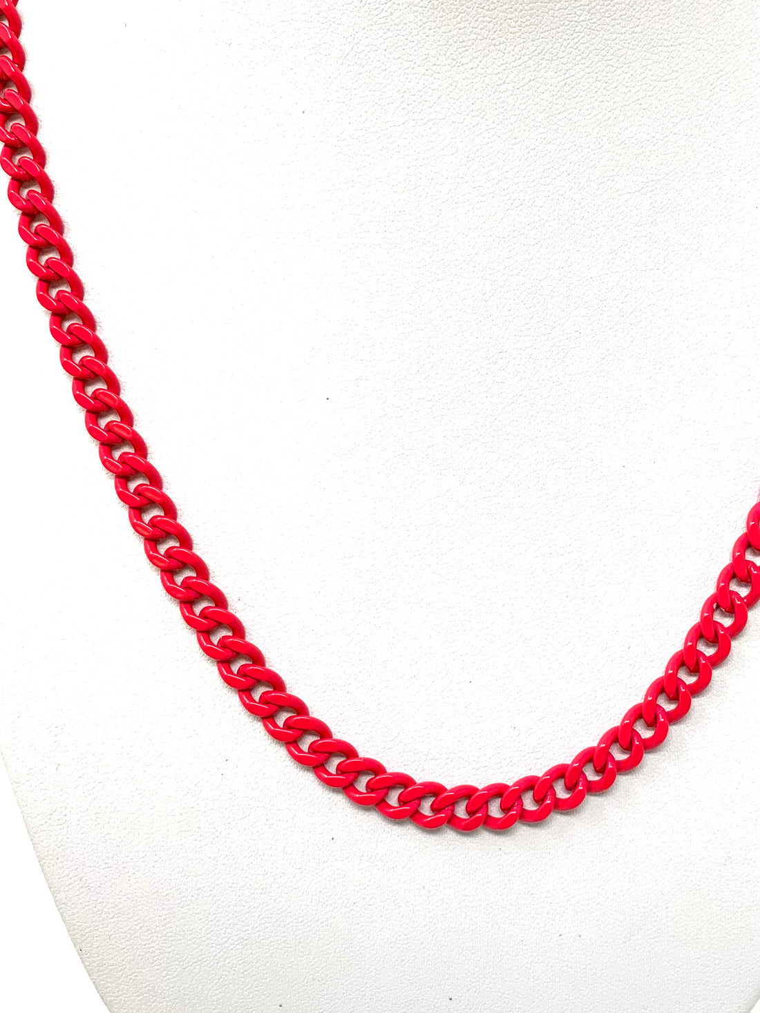Madison Color Coated Curb Chain in Hot Pink