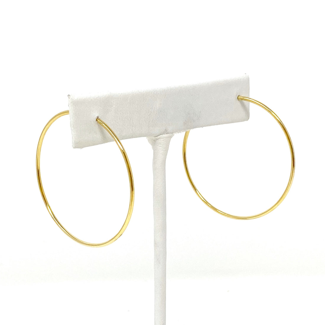 Medium Hoops in Gold